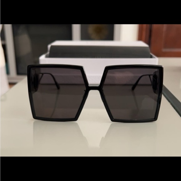 DIOR Sunglasses - Picture 3 of 8